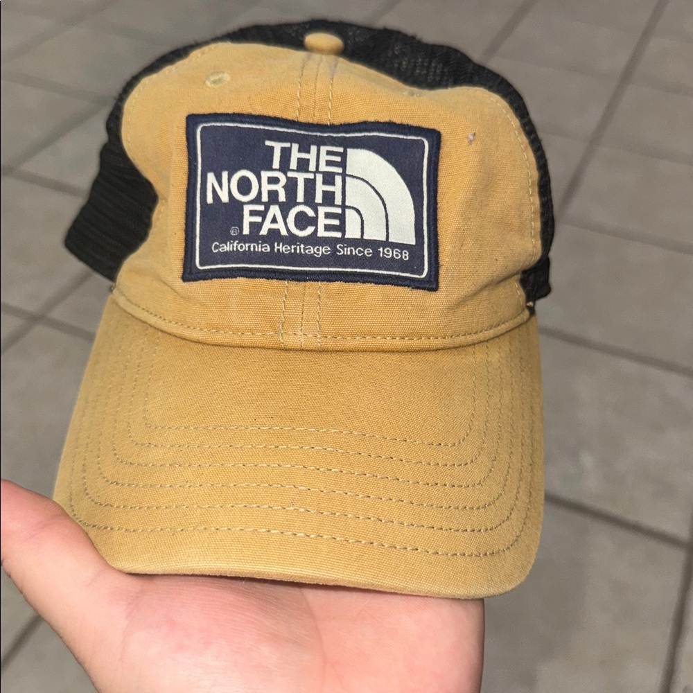 The North Face California Heritage Black Snapback Outdoor Trucker Cap